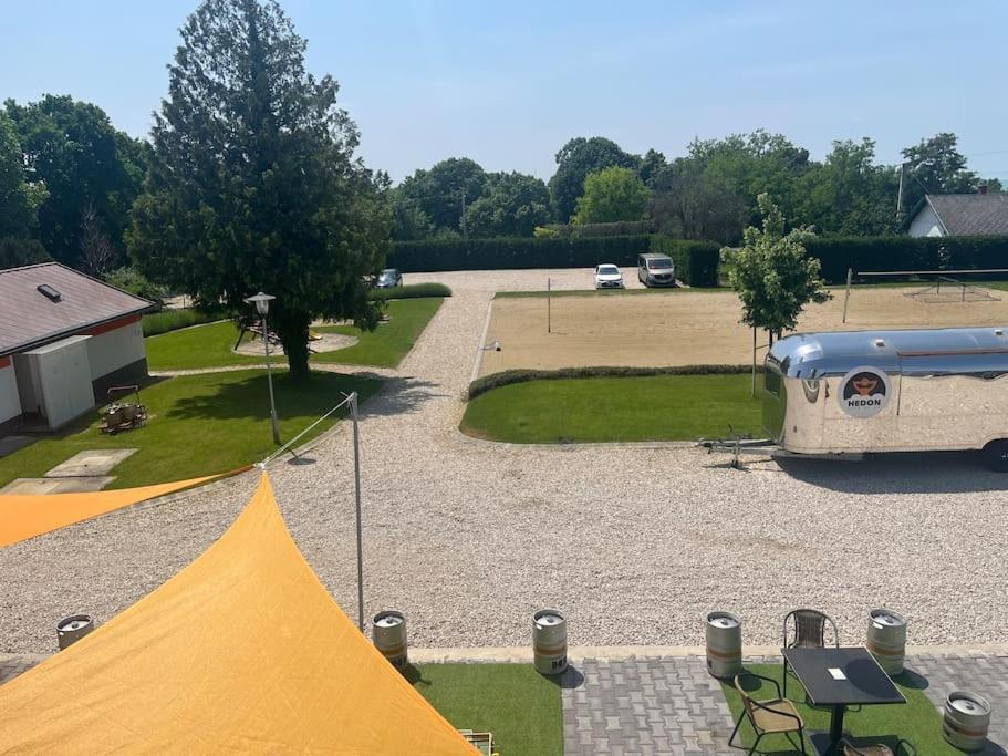 Hedon Brewing Charlie Apartment Balatonvilágos Exterior foto